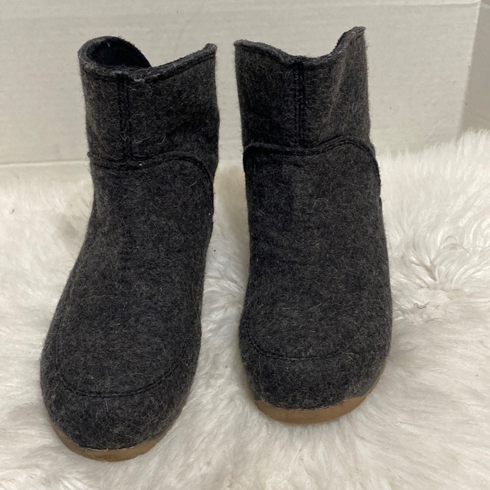 emu boots pull on short wool size 5